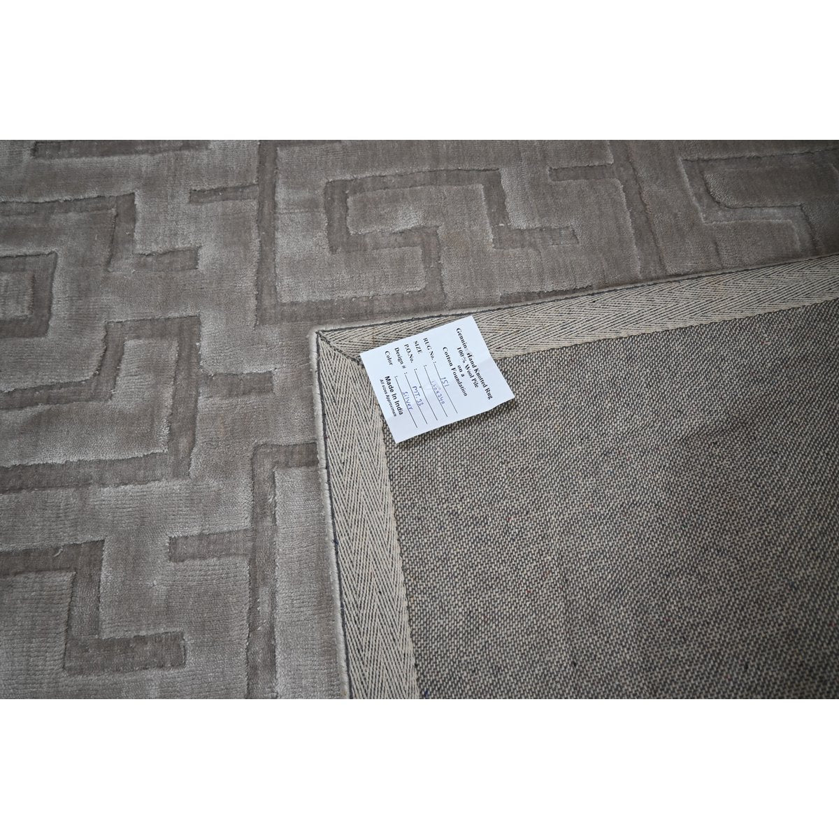 Modern vloerkleed - 242x154 cm - HANDMADE