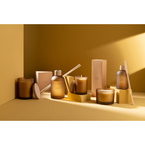J-Line geurolie + stokjes - Essential Accords - Satin Sandalwood - geel