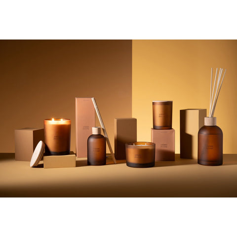 J-Line geurolie + stokjes - Essential Accords - Ambre Intime - oker